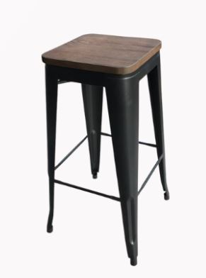 Tabouret noir dessus bois
